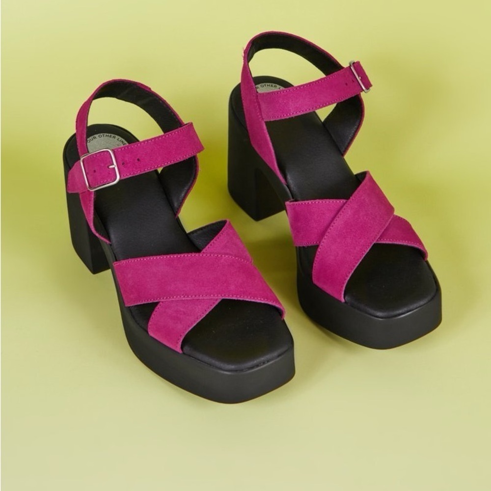 TIOOL Carlita Platform Shoes in Magenta